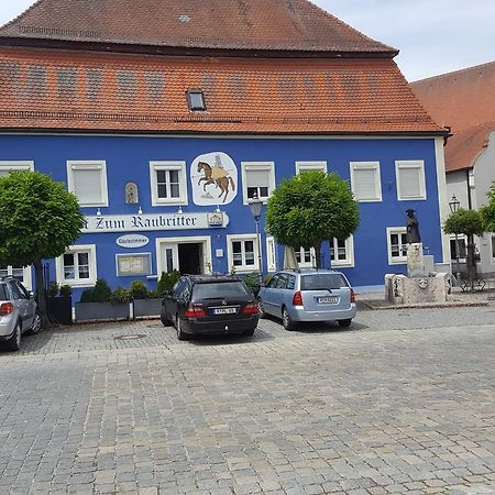 Pension "Zum Raubritter" Langquaid Exterior foto